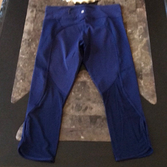 lululemon athletica Pants - Lululemon Crop Leggings